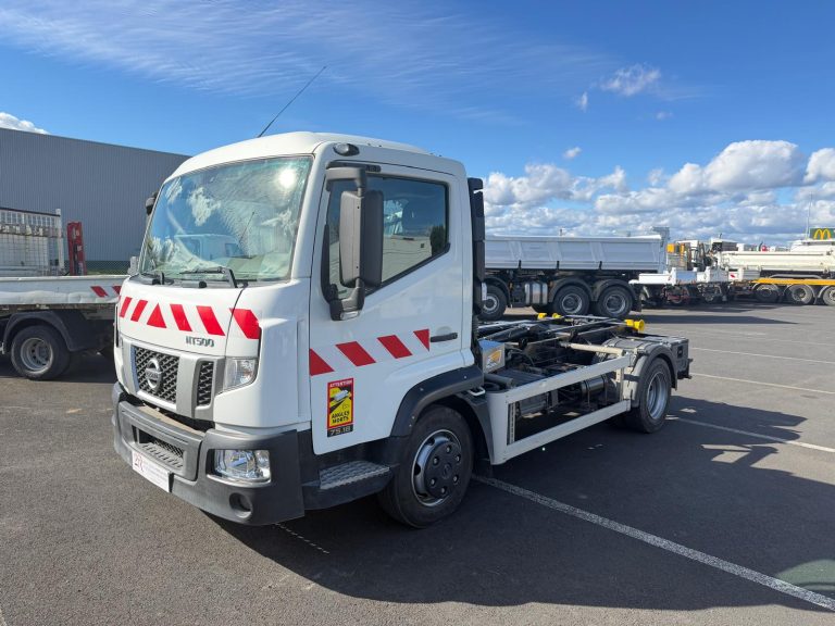 Nissan NT500 Ampliroll