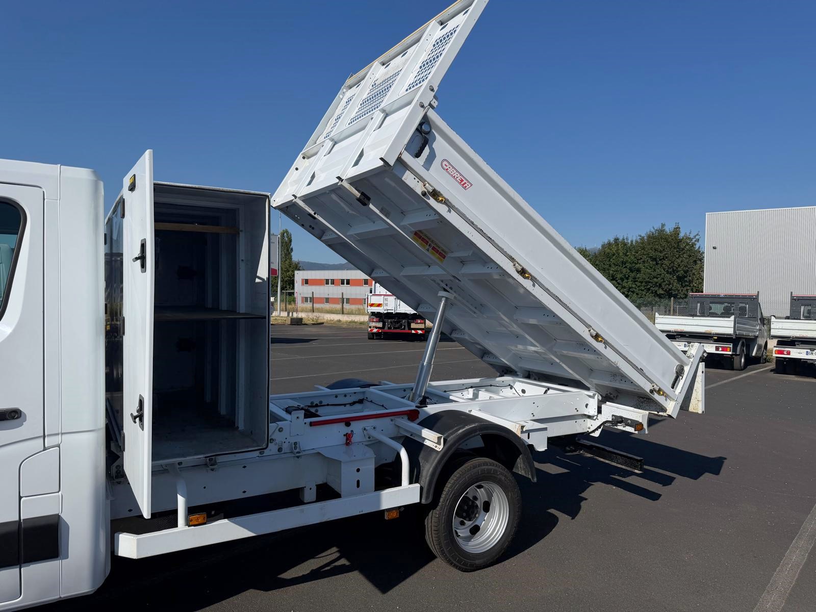 Renault MASTER 145 DCI Benne et Coffre