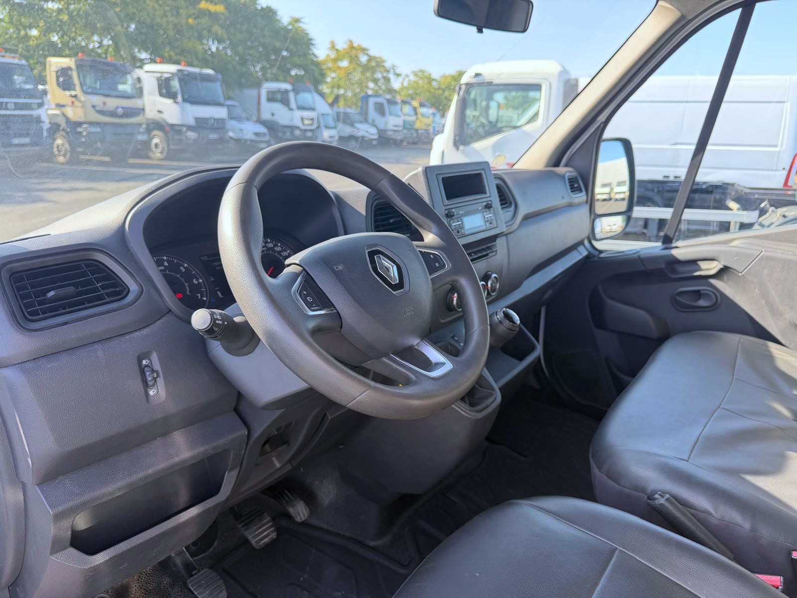 Renault MASTER 145 DCI Benne et Coffre